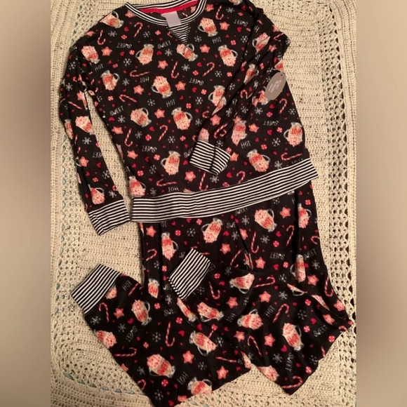 NWT Christmas/winter Jammies set jogger style - Picture 1 of 4